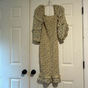 Bodycon midi dress with ruffle sleeves